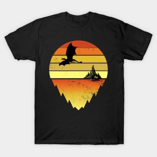 Retro sunset dragon for fantasy lover or rpg gamer vintage look T-Shirt